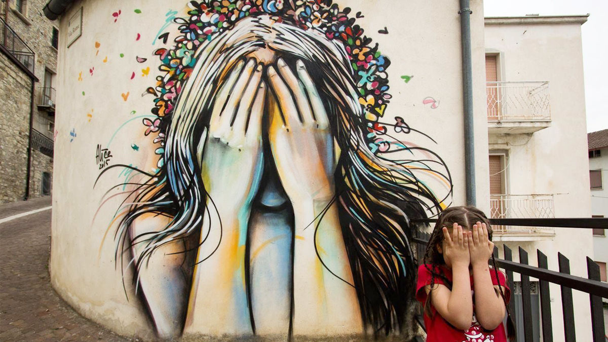 ストリートアートで過疎化を食い止める。イタリアの小さな村の挑戦