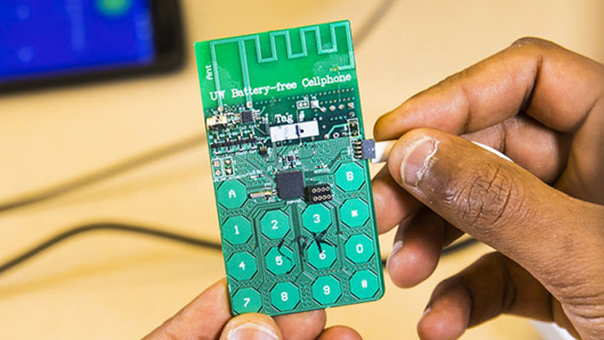 「そもそもバッテリー不要」な携帯電話が開発された!