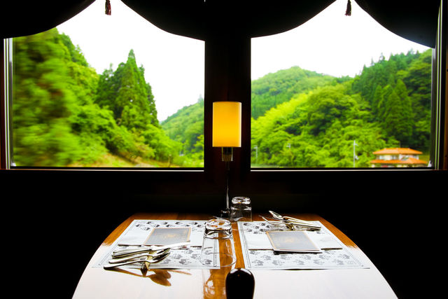 この夏、列車「を」旅しよう
