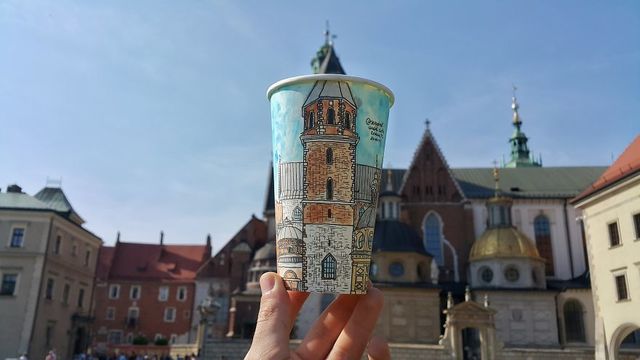 飲んで、描いて、旅をして。
