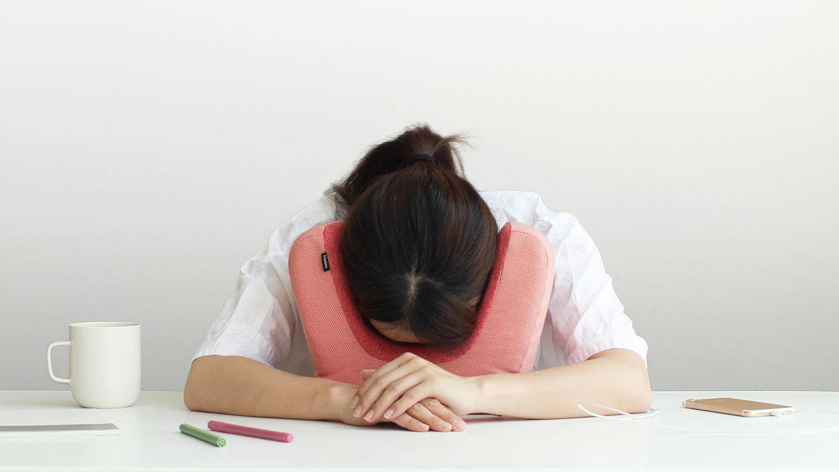 突っ伏しても「痛くない枕」
