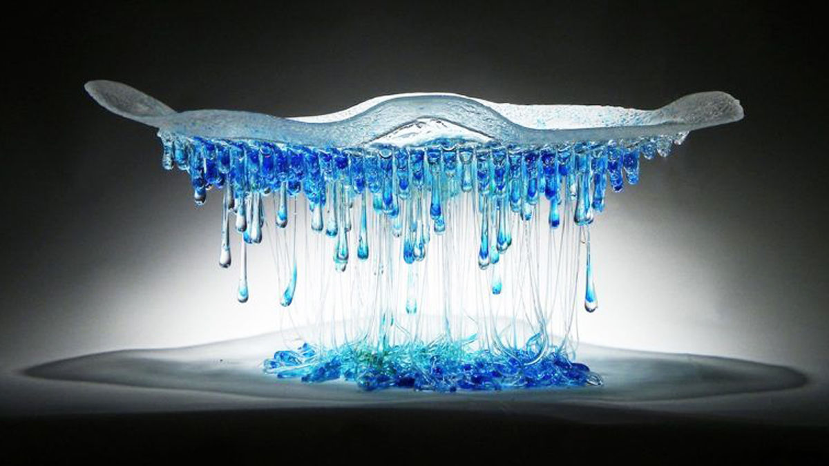 イタリアのアーティストによる「ガラス細工のクラゲ」が美しすぎる
