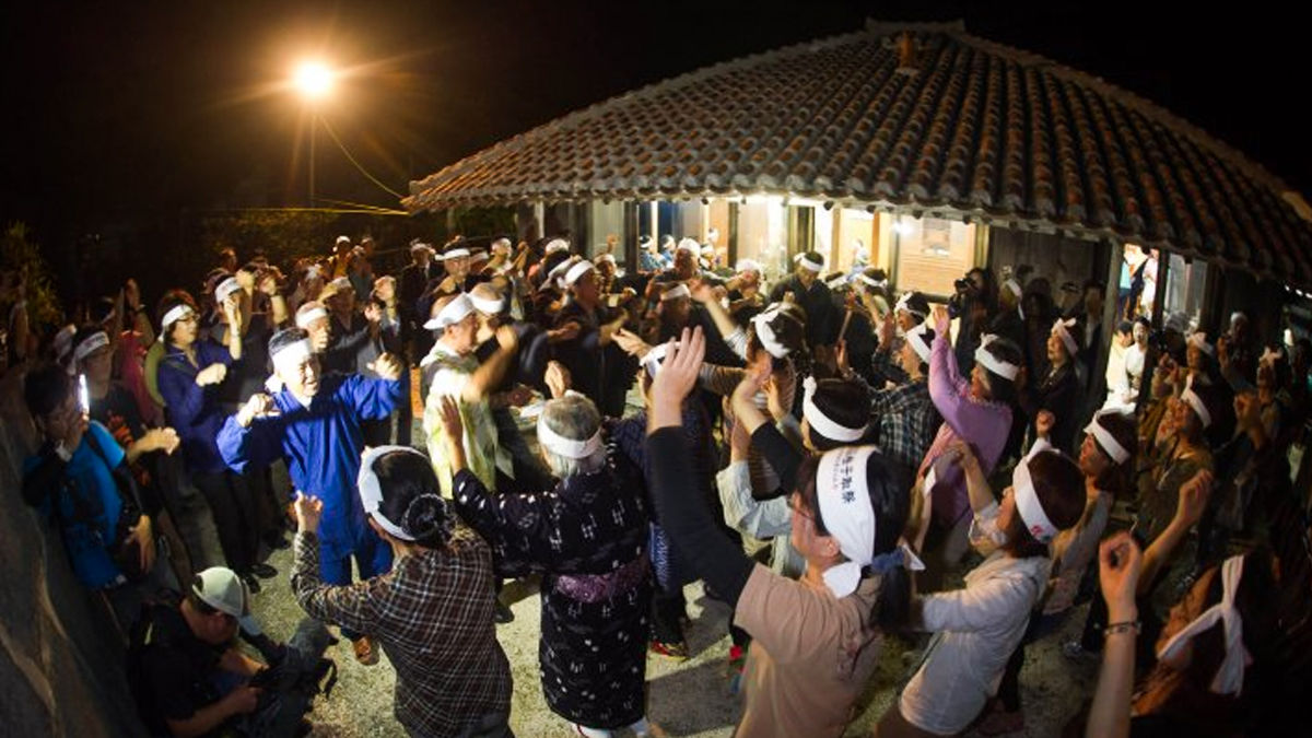 癒しの島が、島民総出で徹夜状態。