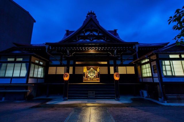 もう一度、日本人としてのアイデンティティを。「高山善光寺」に泊まる旅