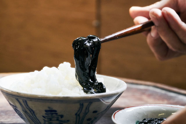 富山ブラックのレジェンドか。「黒作り」に箸がとまらない