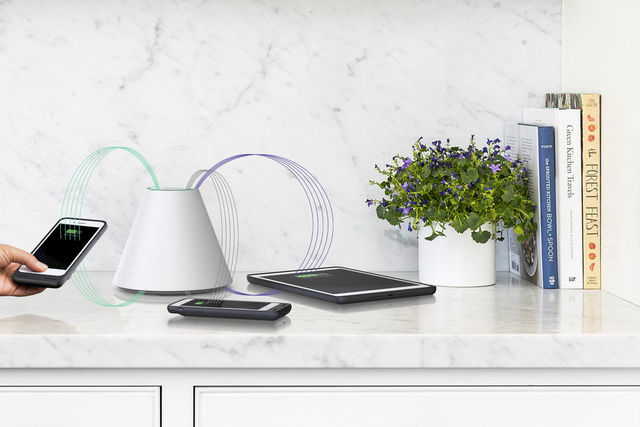 「置く」という動作さえ不要になる、近未来のワイヤレス充電器。