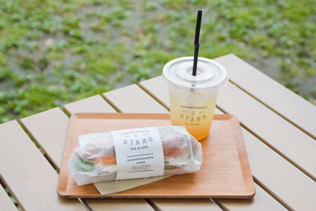 緑いっぱいの公園に佇むカフェ。岐阜「KAKAMIGAHARA STAND」