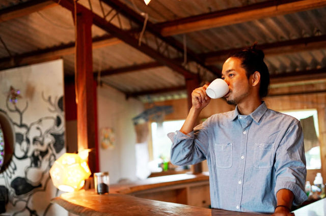 「人生を再スタートするきっかけになるコーヒーを」。世界438軒のカフェを巡った男の新しい挑戦