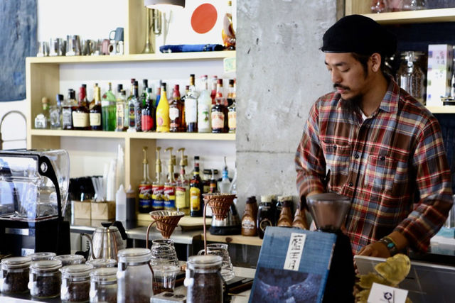 沖縄・北谷の街をアップデートするカフェ「AIEN」