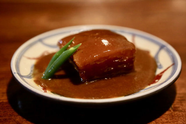 「ゆうなんぎい」のラフテーは、郷土料理の本当の意味を教えてくれた。