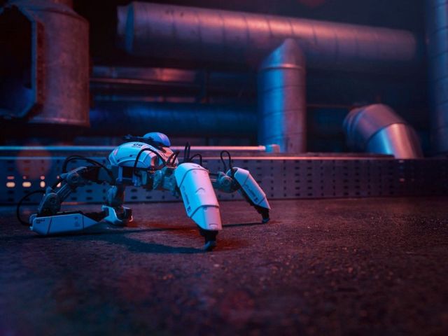 自分のロボットをスマホで操作する「新感覚ARゲーム」