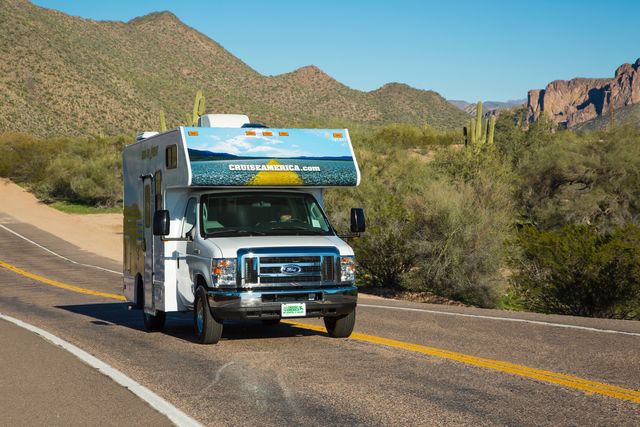 アメリカに行くなら、キャンピングカーを貸し切ってアウトドアな旅はいかが?