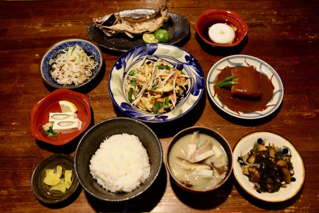 「ゆうなんぎい」のラフテーは、郷土料理の本当の意味を教えてくれた。