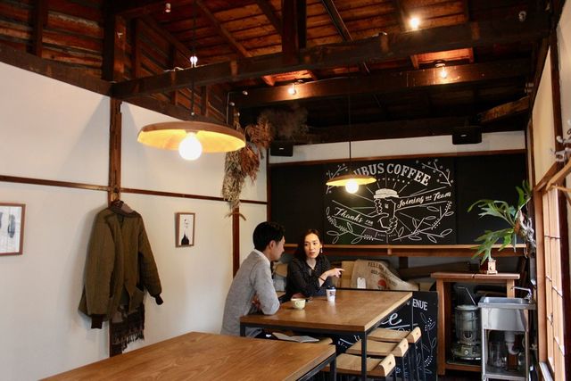 「ONIBUS COFFEE」が愛される理由を探ってきた。