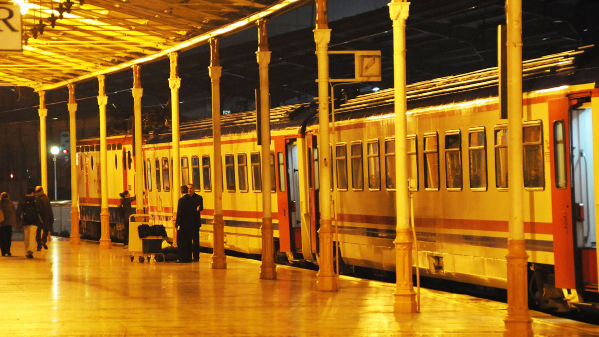 安くて速いLCC全盛のいま、あえて「夜行列車」の旅もいい。
