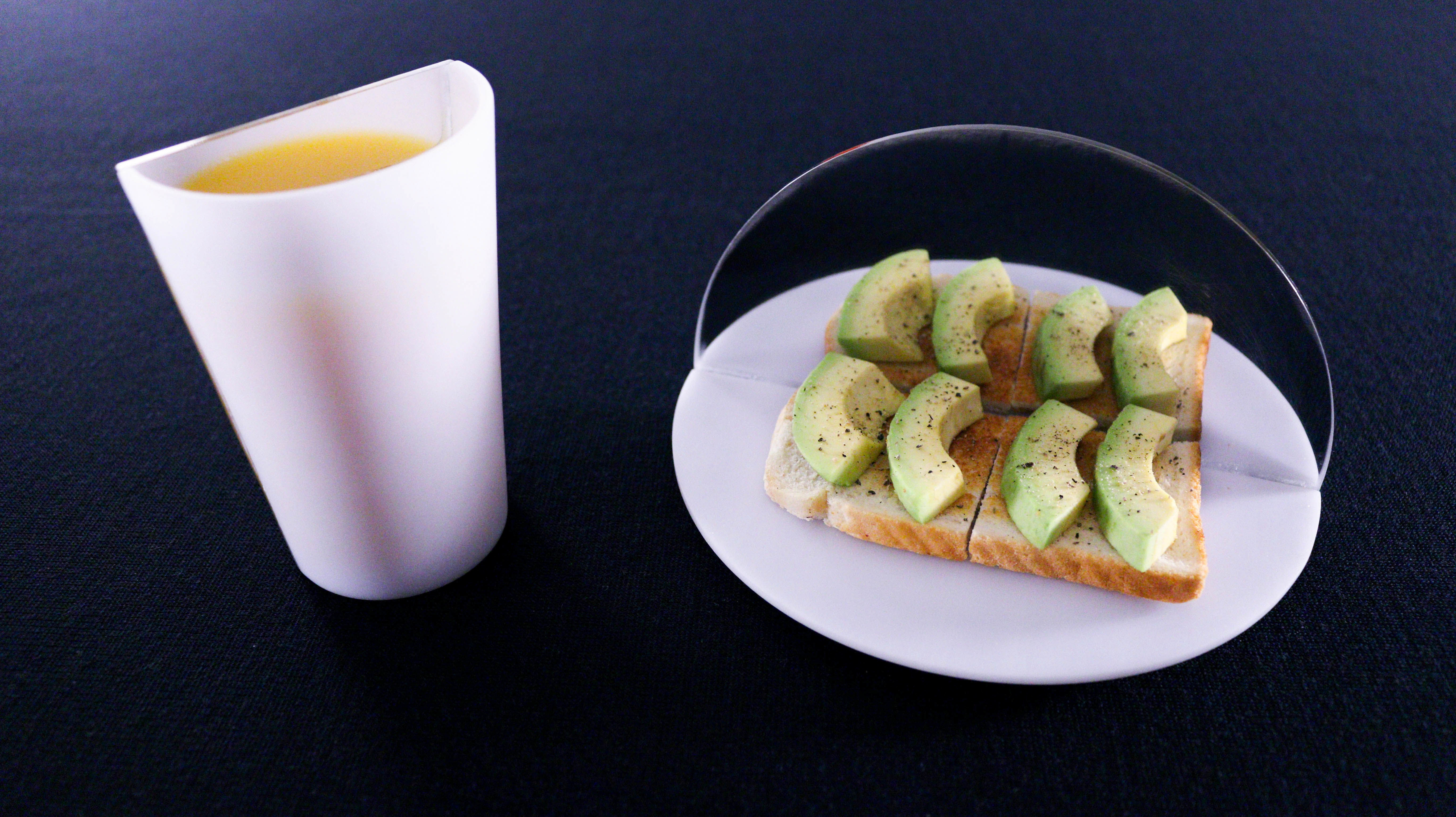 この食器は「食べ過ぎを防止する」だけじゃない。