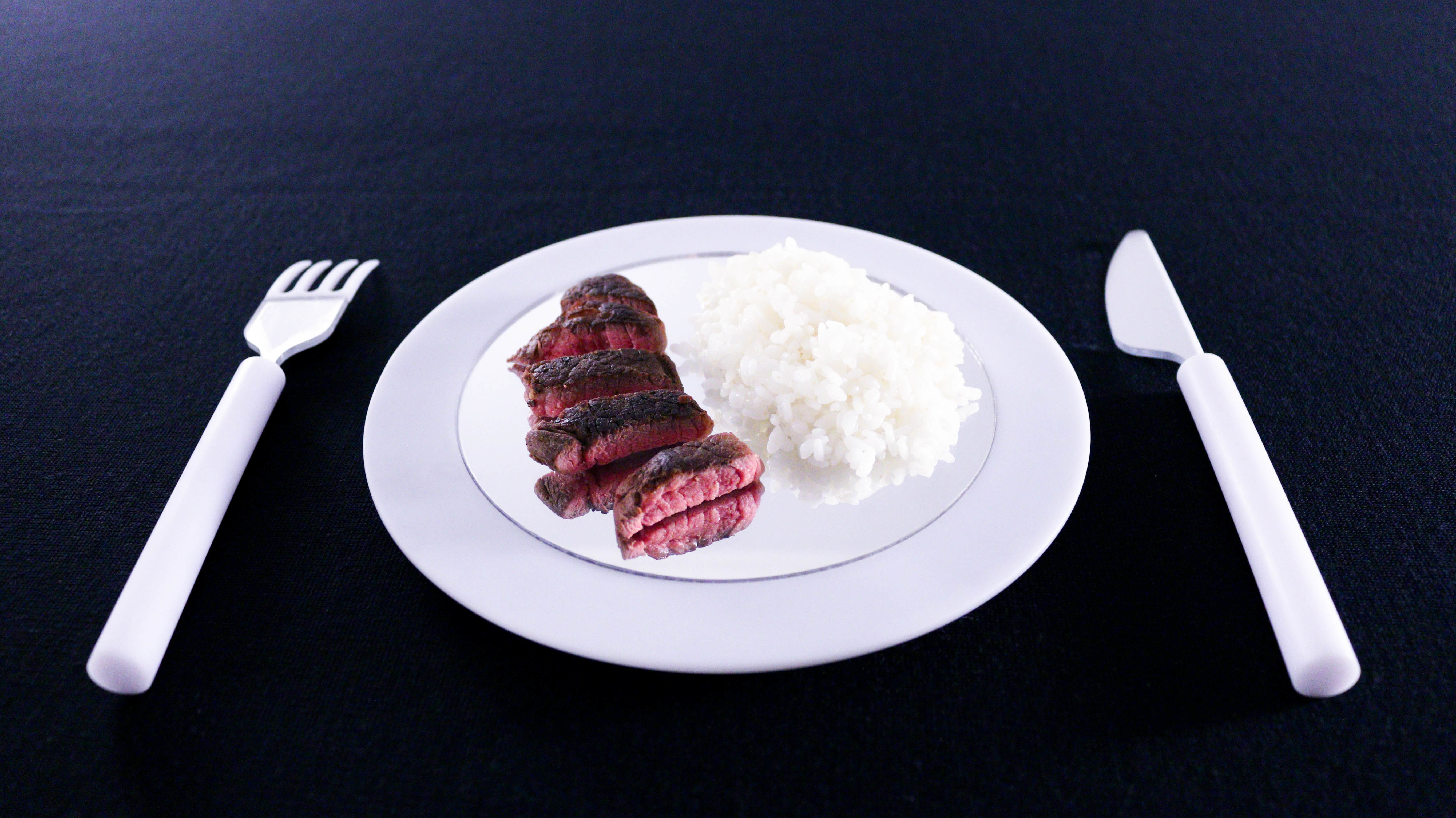 この食器は「食べ過ぎを防止する」だけじゃない。