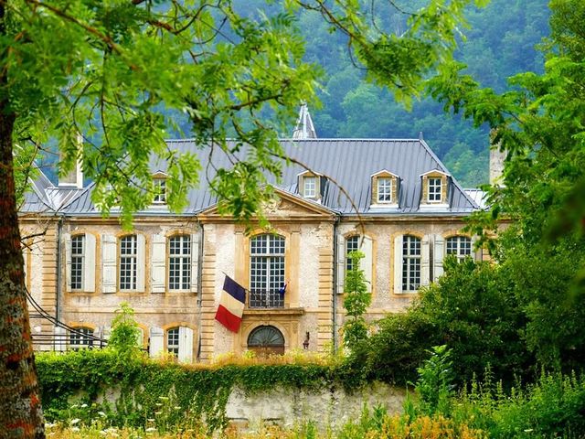 人生で一度くらいは貴族に。18世紀のフランスの「古城」に泊まれる!