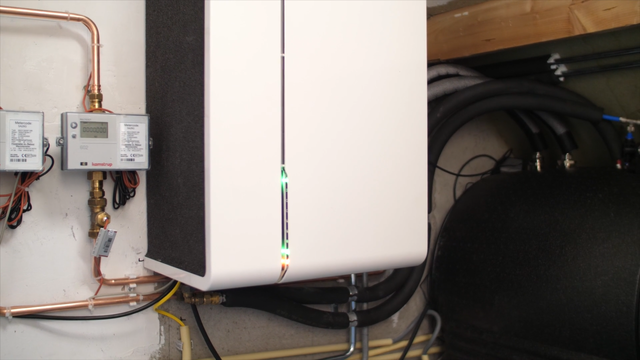 サーバーの余剰熱を、家庭用ヒーターに再利用しよう。